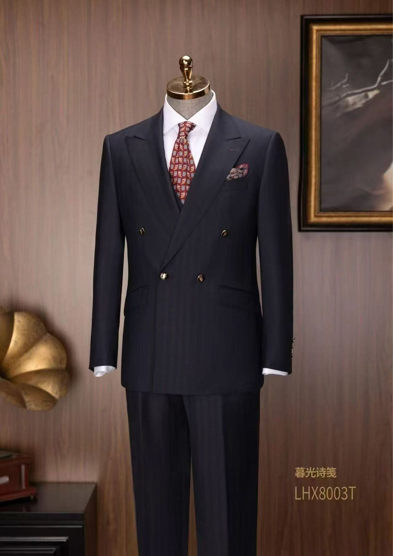 Structured suiting with detailed finishing