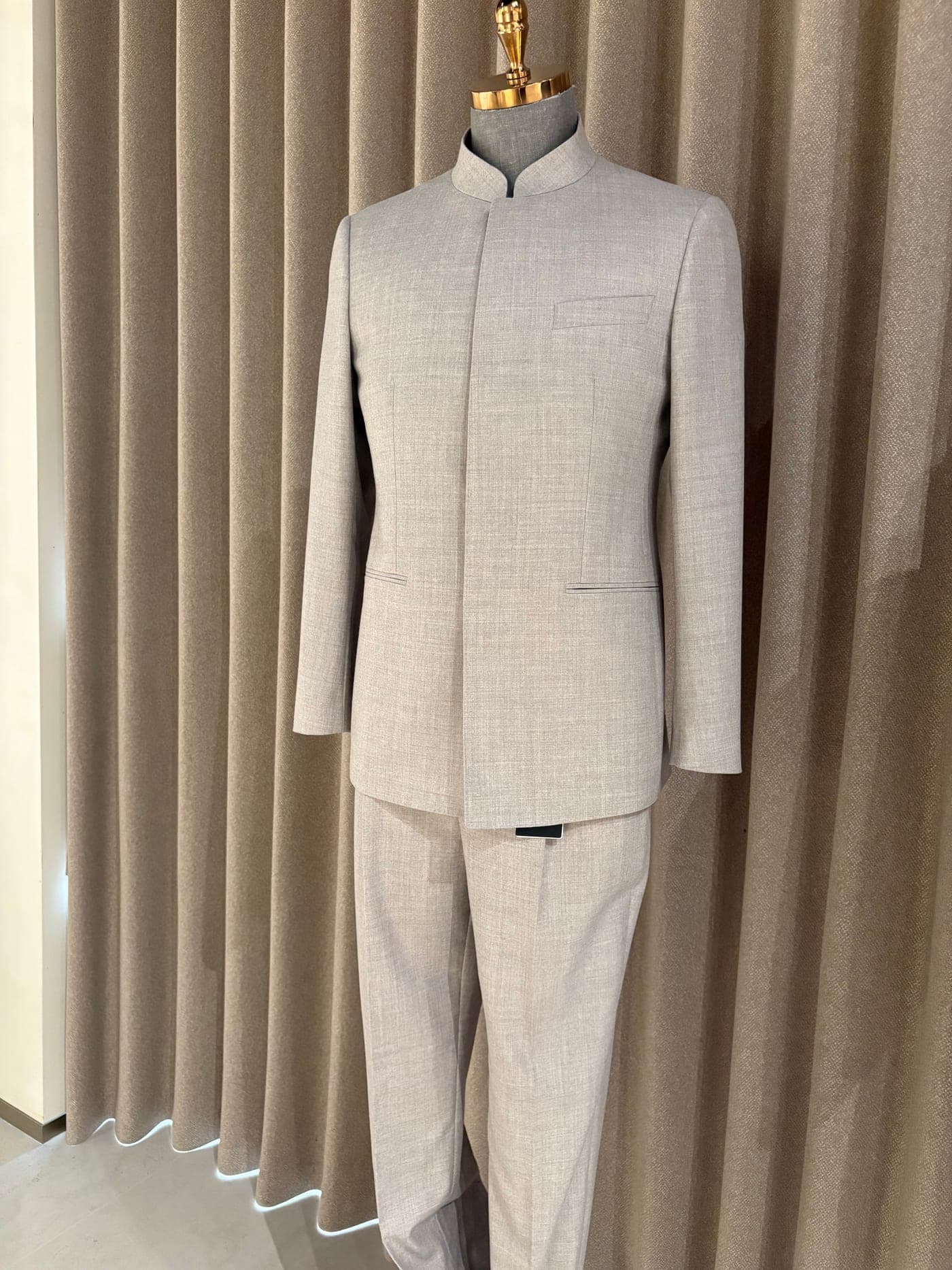 Showroom suits at SHAMARSPO