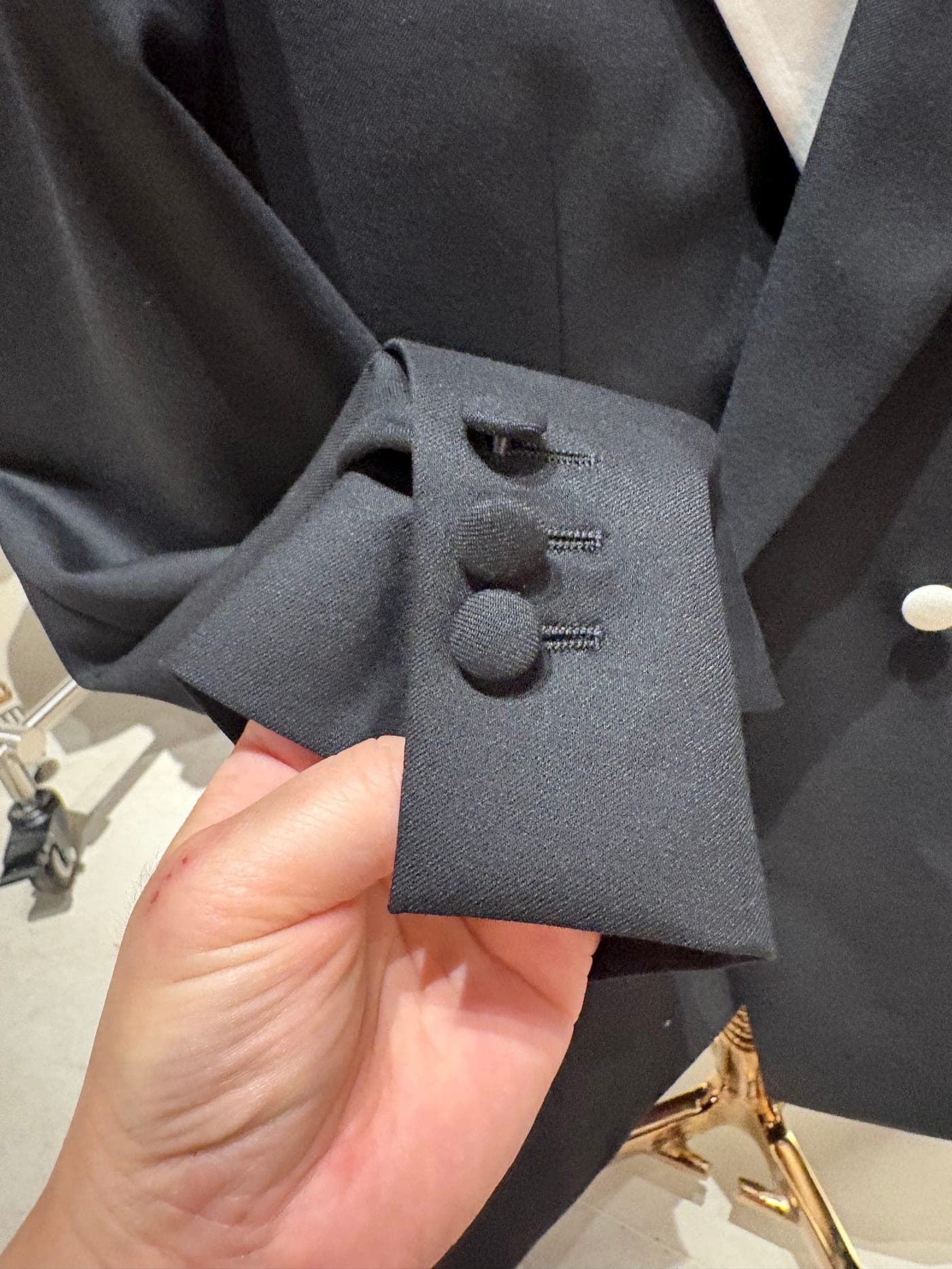 In-stock suiting, detail view