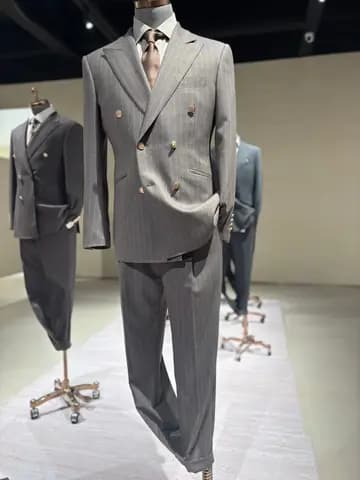 Suit & Business Wear