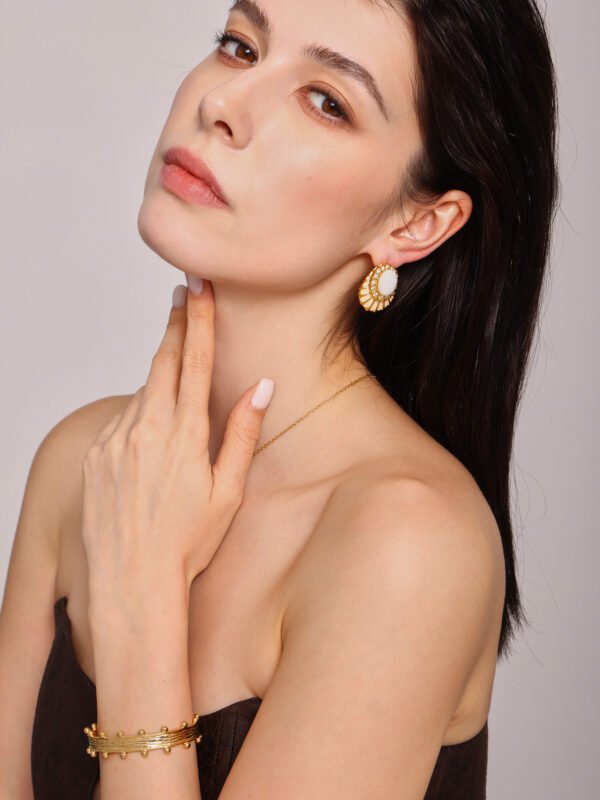Seiko stainless steel jewelry with diamond glaze 18K gold - Image 3